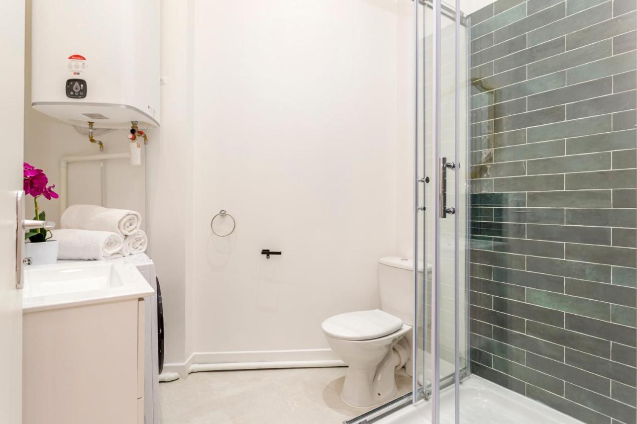 Cosy 3 Bedroom 1 Bathroom - Champs Elysees Париж Екстериор снимка
